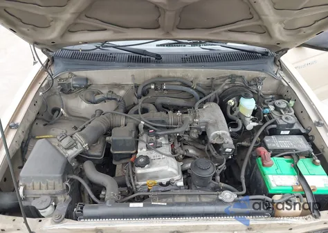 2000 Toyota Tacoma из США, поврежденный, VIN 4TAVL52N2YZ608771